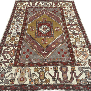 Top 5 Signs Your Antique Rug Needs Repair Before the New Year